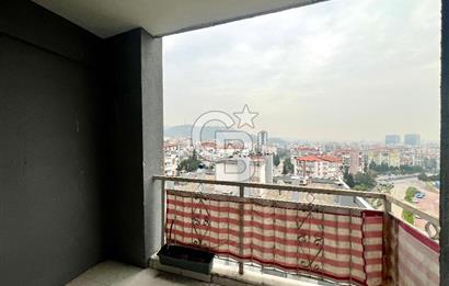 Karşıyaka Zübeyde Hanım Mahallesi'nde 3+1 Satılık Boş Daire