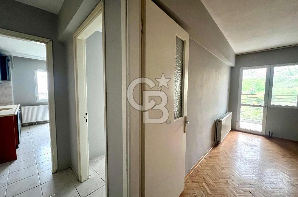 Karşıyaka Zübeyde Hanım Mahallesi'nde 3+1 Satılık Boş Daire