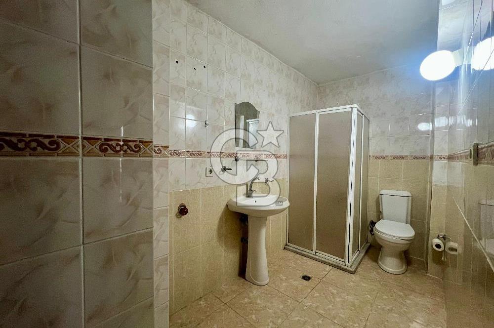 Karşıyaka Zübeyde Hanım Mahallesi'nde 3+1 Satılık Boş Daire