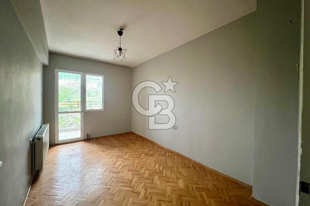 Karşıyaka Zübeyde Hanım Mahallesi'nde 3+1 Satılık Boş Daire