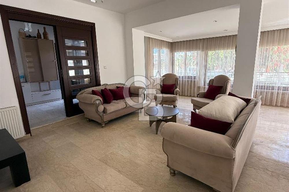 Yenikent Bölgesinde Satılık İkiz Villa !!!