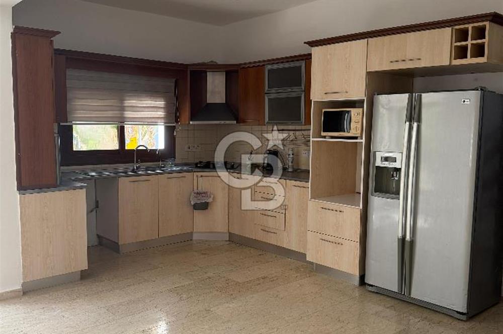 Yenikent Bölgesinde Satılık İkiz Villa !!!