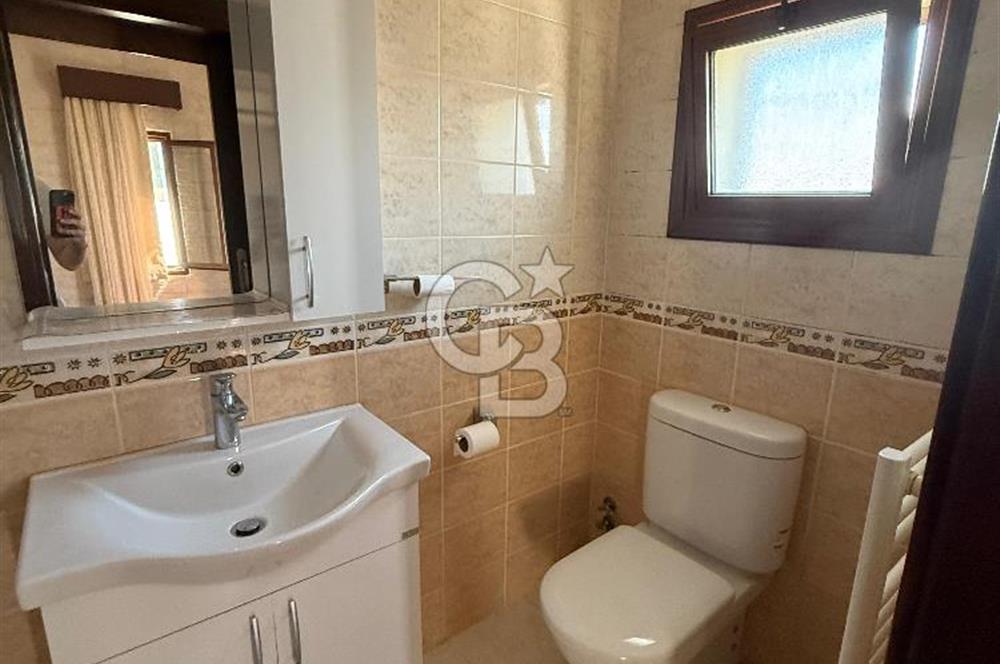 Yenikent Bölgesinde Satılık İkiz Villa !!!