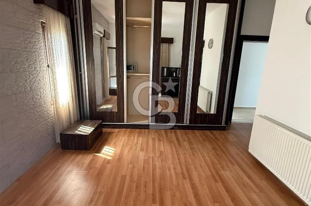 Yenikent Bölgesinde Satılık İkiz Villa !!!