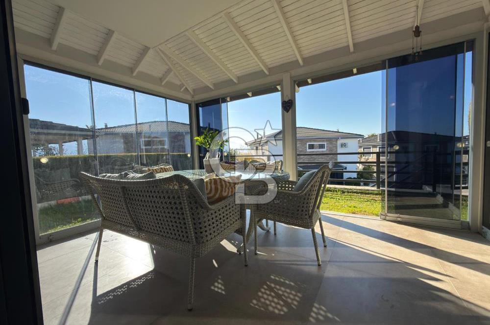 KUŞADASI ZETA PARK SİTESİNDE FİYAT VE KONUM AVANTAJLI 3+1 VİLLA