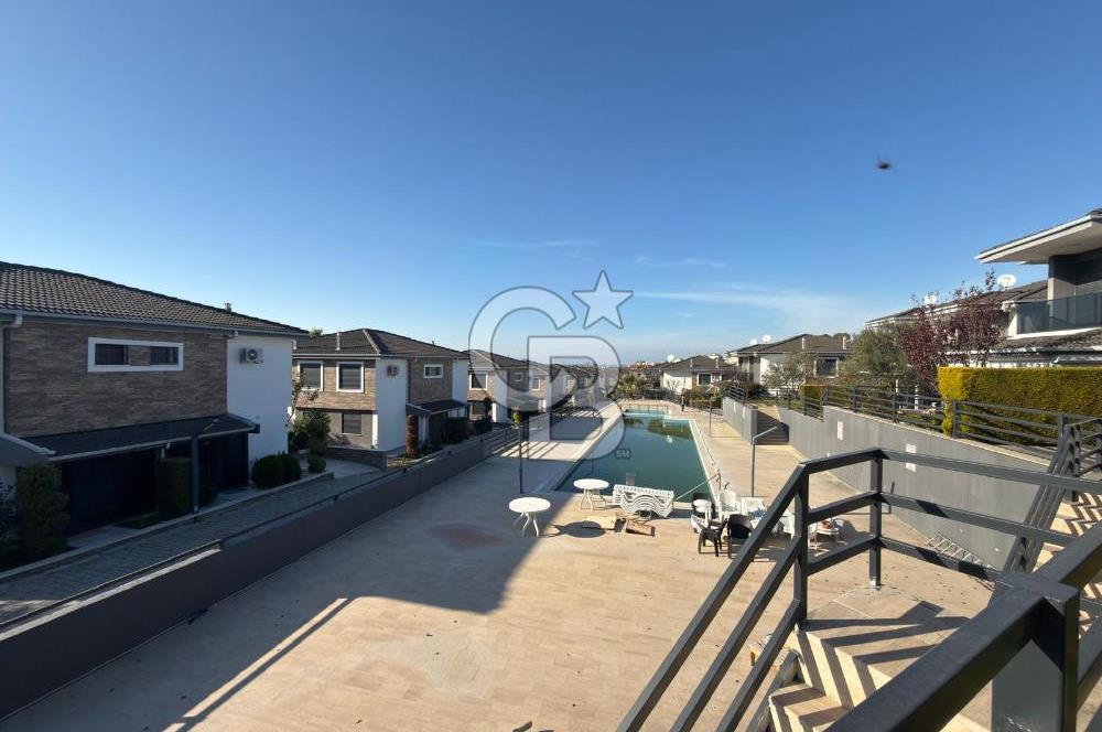 KUŞADASI ZETA PARK SİTESİNDE FİYAT VE KONUM AVANTAJLI 3+1 VİLLA