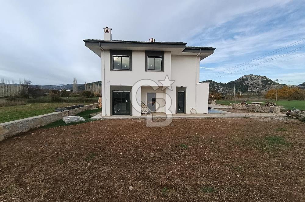 Muğla Menteşe Yenice'de  Satılık 4+1 Lüks Villa 