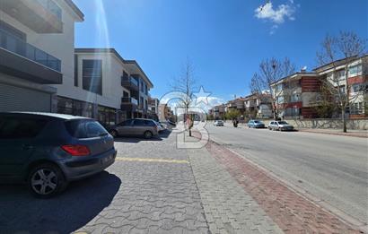 COLDWELL BANKER'DAN SELÇUKLUDA KİRALIK YOLA CEPHE DÜKKAN