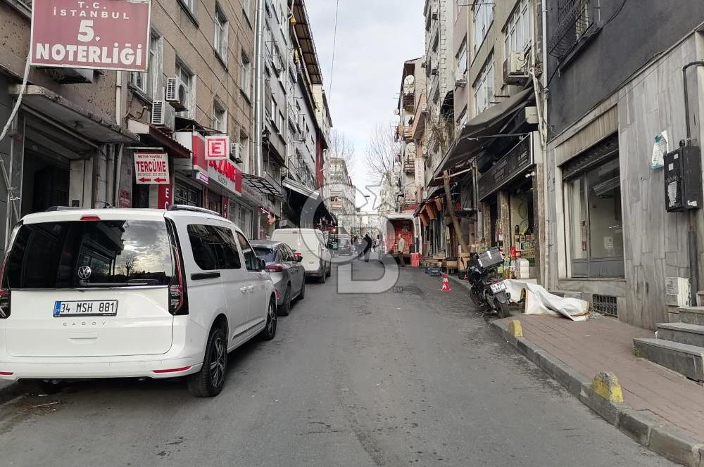 Fatih Zeyrekte Komple Satılık 3 Katlı Bina