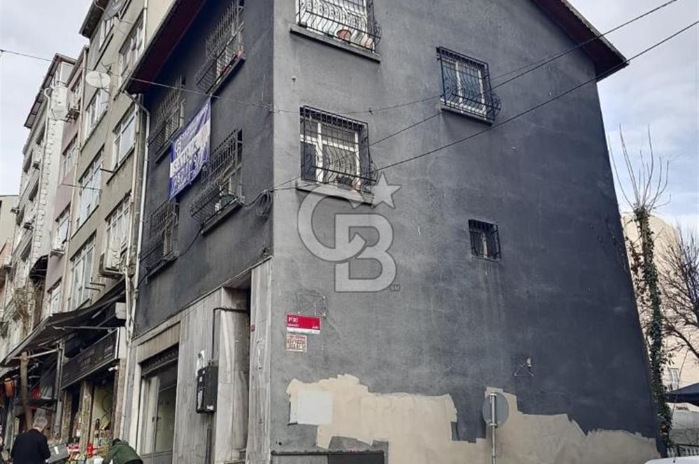 Fatih Zeyrekte Komple Satılık 3 Katlı Bina