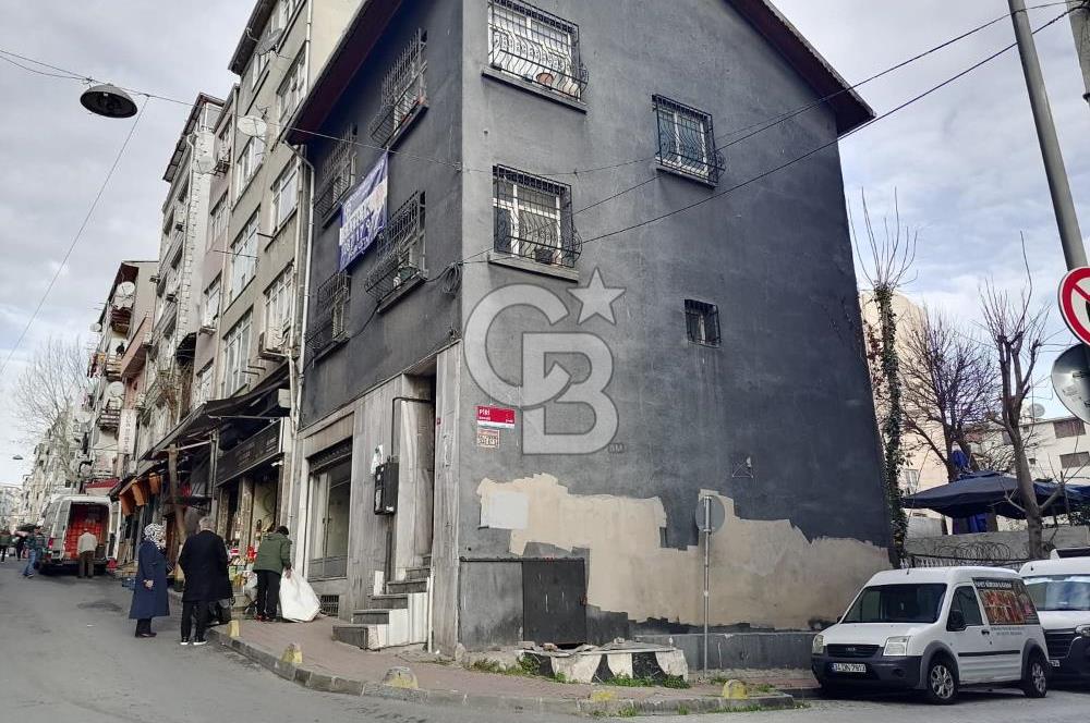 Fatih Zeyrekte Komple Satılık 3 Katlı Bina