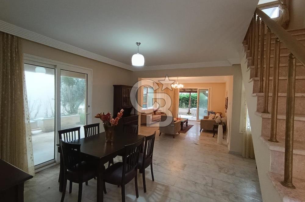 EDREMİT KÖRFEZİ GÜRE’DE DENİZE SIFIR, ÖZEL PLAJLI, TAM MÜSTAKİL LÜKS VİLLA