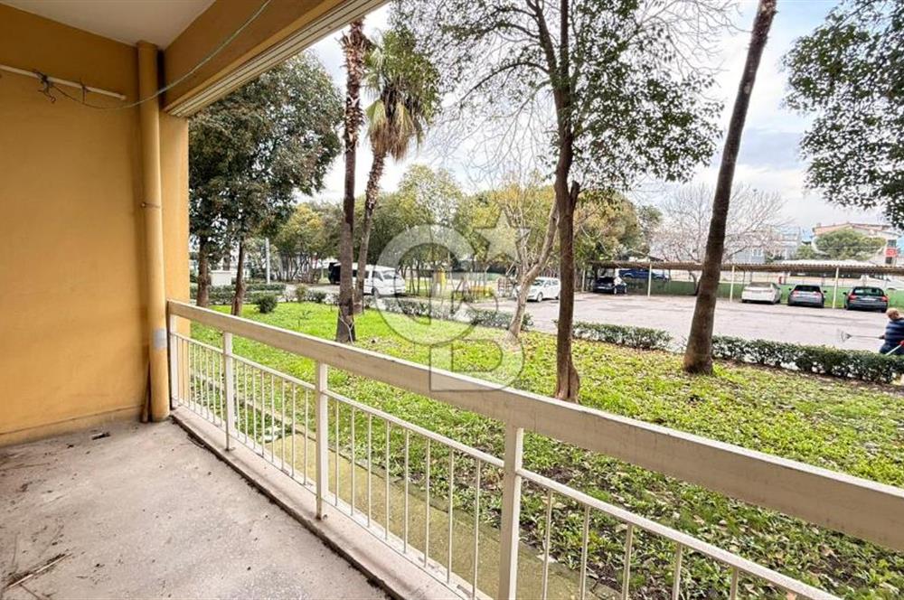 İzmir Gaziemir Dokuzeylül Mahallesi Site İçi 3+1 Satılık Daire