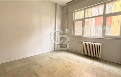 İzmir Gaziemir Dokuzeylül Mahallesi Site İçi 3+1 Satılık Daire