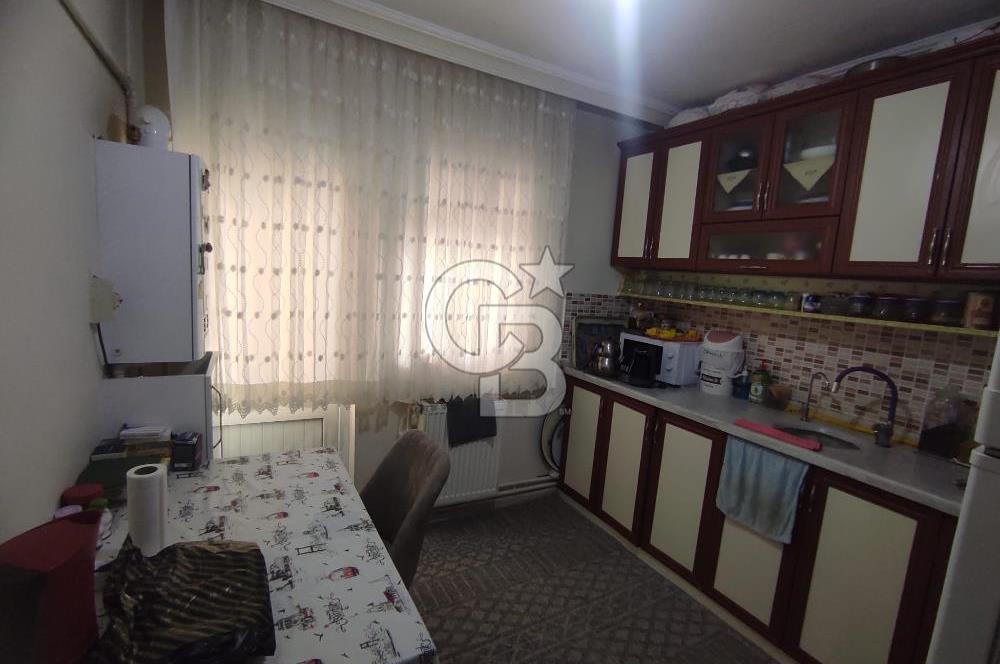 Akşemsettin mahalesinde 3+1 satılık içi yapılı daire.