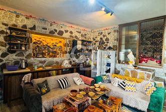 Kemalpaşa Ören’de Ormanın İçinde 526 m² Taş Ev – Huzurun Adresi - 1 - 326029