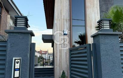 Kumbaba’da Caddeye 20 Adım | Tapulu | Havuzlu | Hamam & Saunalı | Bahçeli Ultra Lüks VillA