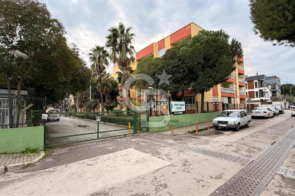 İzmir Gaziemir Dokuzeylül Mahallesi Site İçi 3+1 Satılık Daire