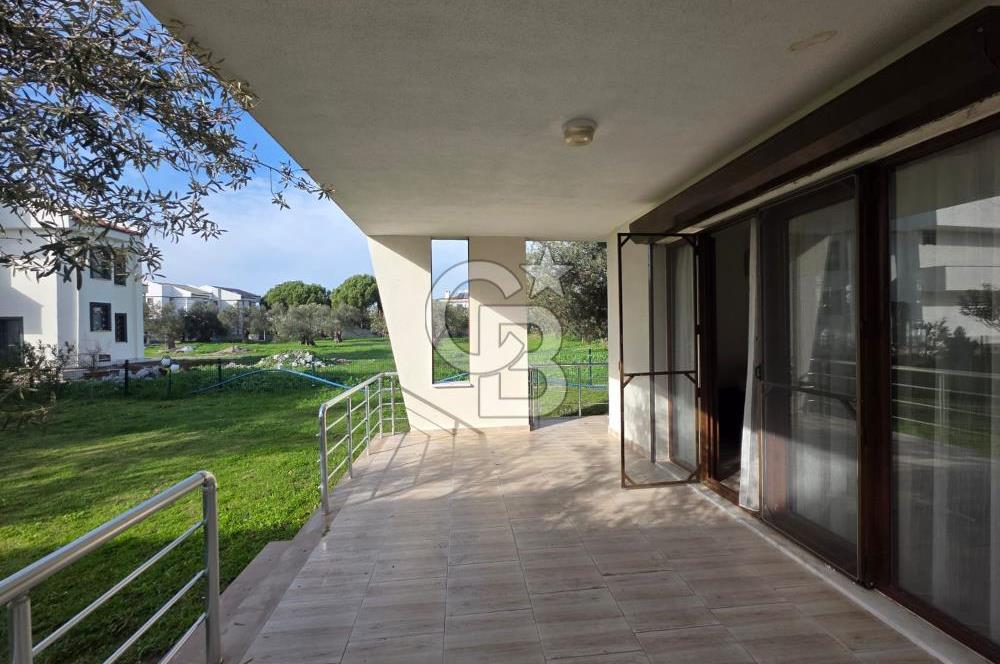 Ayvalıkta Havuzlu Sitede 3+1 Dubleks Müstakil Villa