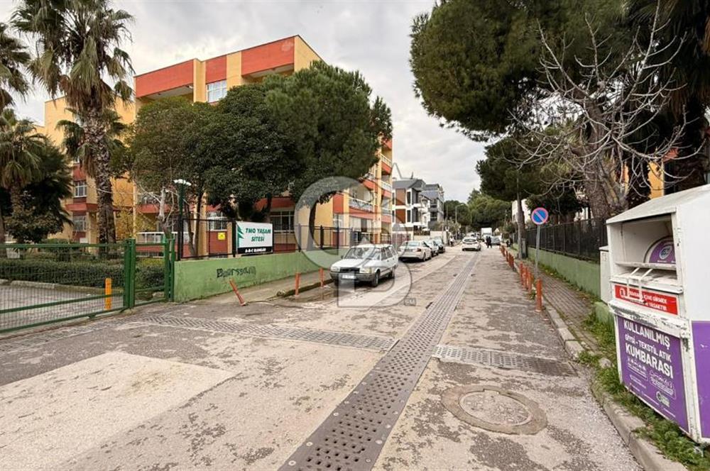 İzmir Gaziemir Dokuzeylül Mahallesi Site İçi 3+1 Satılık Daire