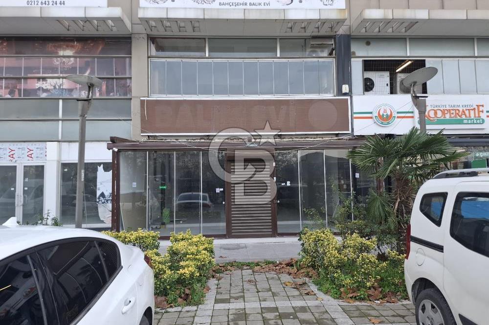 BAHÇEŞEHİR ESENKENT ÖZYURTLAR DA CADDE CEPHELİ SATILIK DÜKKAN