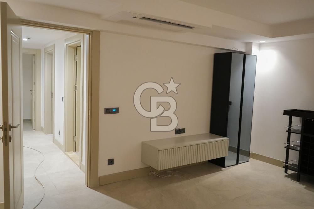 SEFERİHİSARDA LÜKS VİLLA