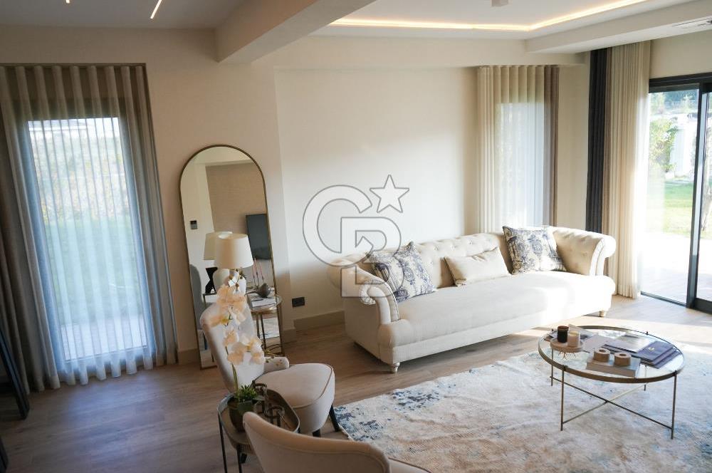 SEFERİHİSARDA LÜKS VİLLA