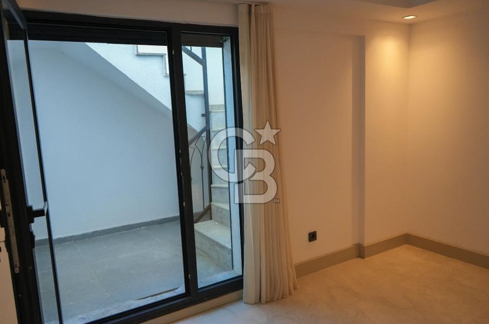 SEFERİHİSARDA LÜKS VİLLA