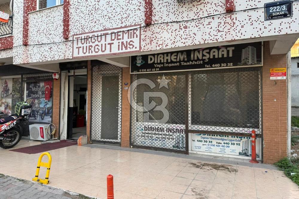 Buca Kozağaç Mahallesi'nde Köşe Konumda Satılık Dükkan