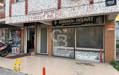 Buca Kozağaç Mahallesi'nde Köşe Konumda Satılık Dükkan