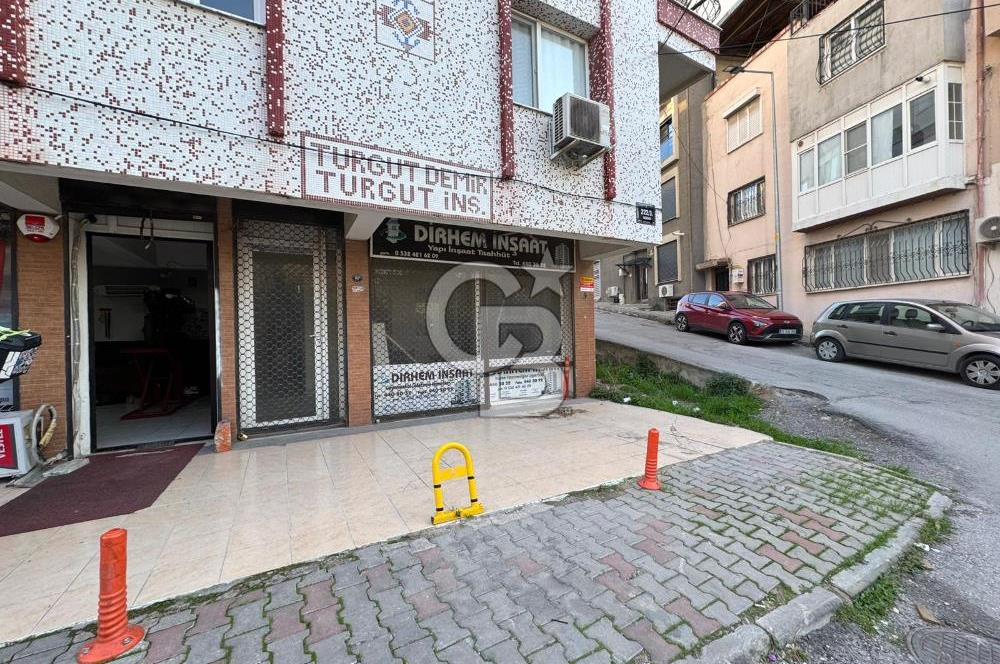 Buca Kozağaç Mahallesi'nde Köşe Konumda Satılık Dükkan