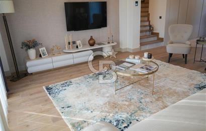 SEFERİHİSARDA LÜKS VİLLA