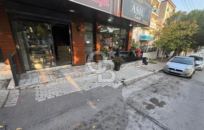 BORNOVA CADDE ÜZERİNDE SATILIK TİCARİ RUHSATLI DÜKKAN
