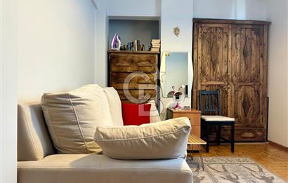 OSMANBEY EBEKIZI SOKAK’TA, YÜKSEK KATTA, BAKIMLI, FERAH 3+1 DAİRE