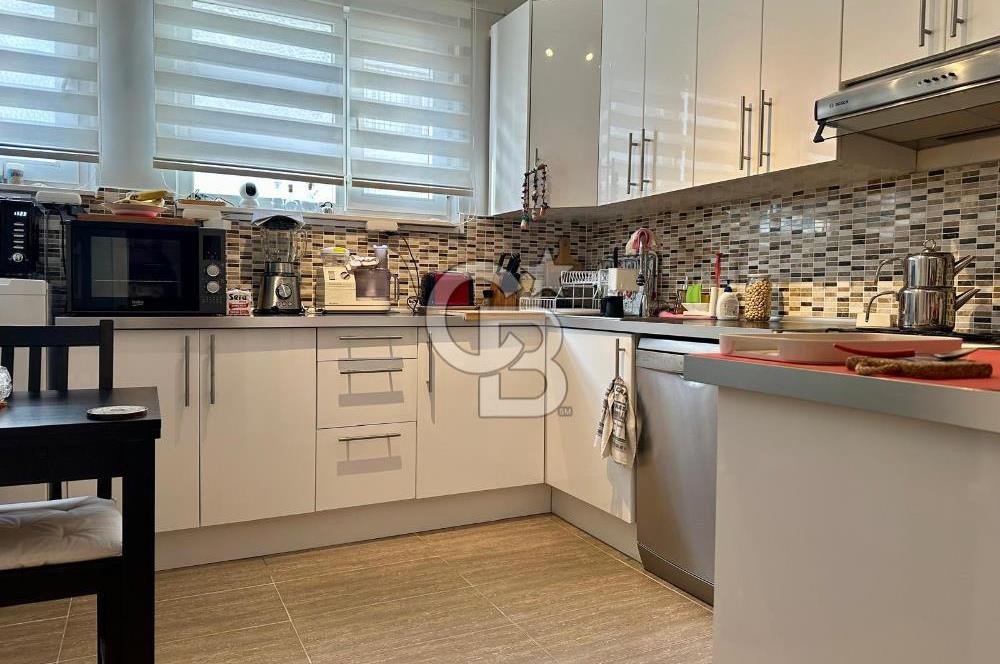 OSMANBEY EBEKIZI SOKAK’TA, YÜKSEK KATTA, BAKIMLI, FERAH 3+1 DAİRE