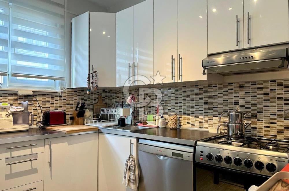 OSMANBEY EBEKIZI SOKAK’TA, YÜKSEK KATTA, BAKIMLI, FERAH 3+1 DAİRE