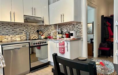 OSMANBEY EBEKIZI SOKAK’TA, YÜKSEK KATTA, BAKIMLI, FERAH 3+1 DAİRE