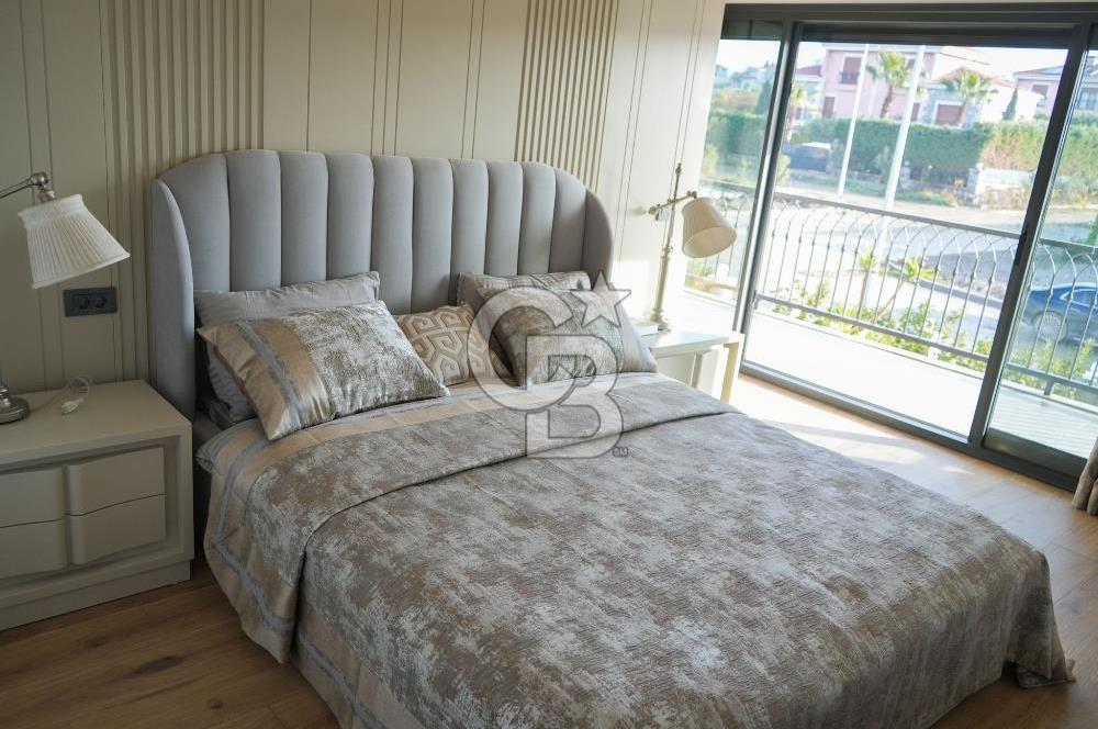 SEFERİHİSARDA LÜKS VİLLA