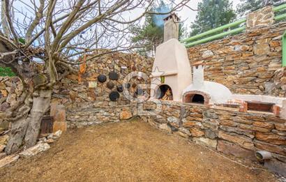 Muğla Çakmak'ta Satılık Havuzlu Şömineli Köy Evi