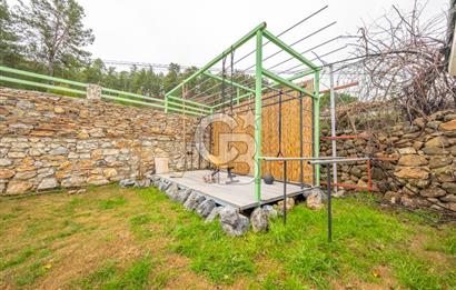 Muğla Çakmak'ta Satılık Havuzlu Şömineli Köy Evi