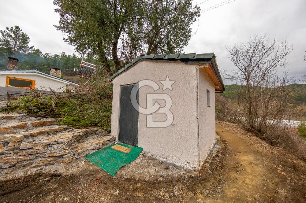Muğla Çakmak'ta Satılık Havuzlu Şömineli Köy Evi