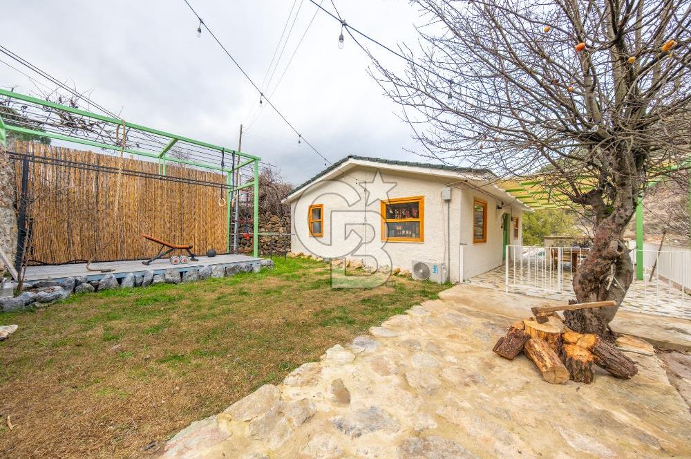 Muğla Çakmak'ta Satılık Havuzlu Şömineli Köy Evi