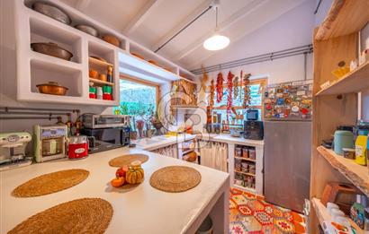 Muğla Çakmak'ta Satılık Havuzlu Şömineli Köy Evi