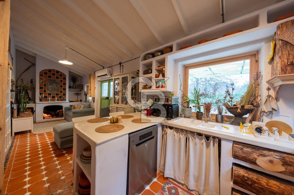 Muğla Çakmak'ta Satılık Havuzlu Şömineli Köy Evi