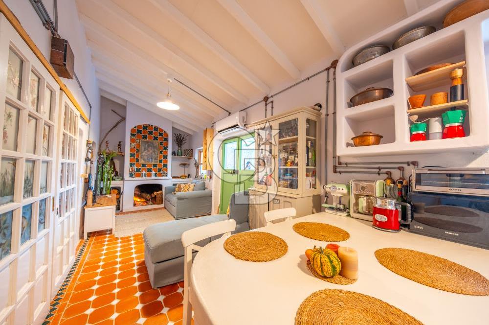 Muğla Çakmak'ta Satılık Havuzlu Şömineli Köy Evi