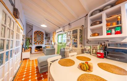 Muğla Çakmak'ta Satılık Havuzlu Şömineli Köy Evi