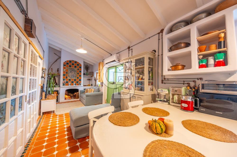 Muğla Çakmak'ta Satılık Havuzlu Şömineli Köy Evi