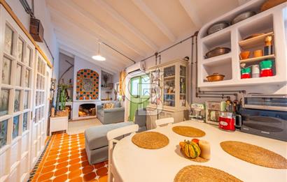 Muğla Çakmak'ta Satılık Havuzlu Şömineli Köy Evi