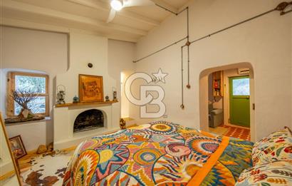 Muğla Çakmak'ta Satılık Havuzlu Şömineli Köy Evi