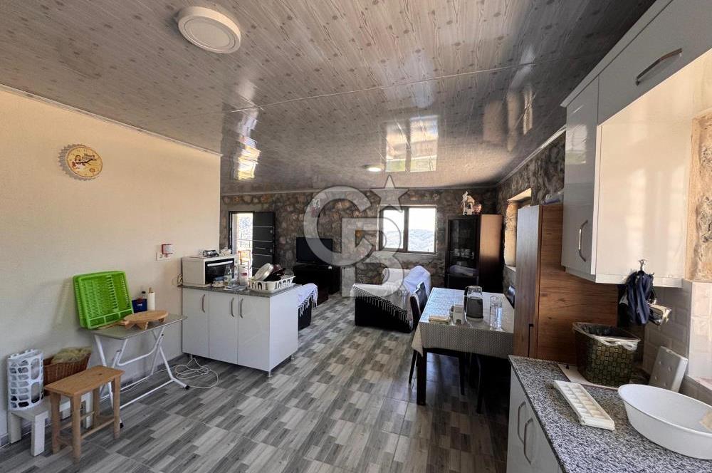 Güzelbahçe Payamlı’da Bahçe İçinde Orijinal Taş Ev